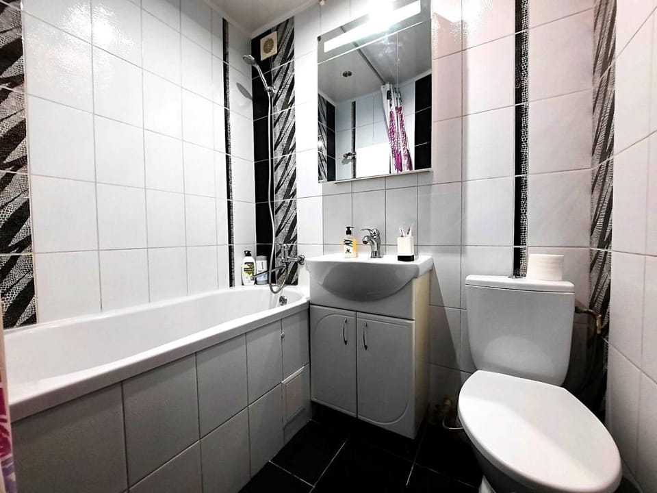 Shower, Toilet, Bathroom, Bath, towels