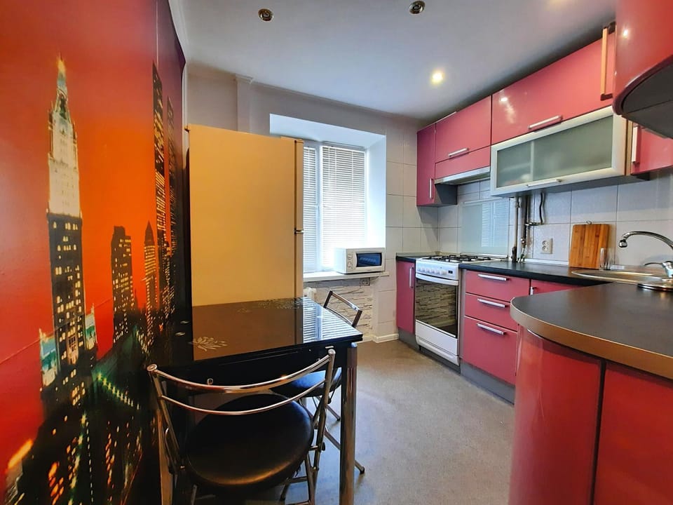 Kitchen or kitchenette, Dining area, microwave, minibar, oven, pet friendly, stove