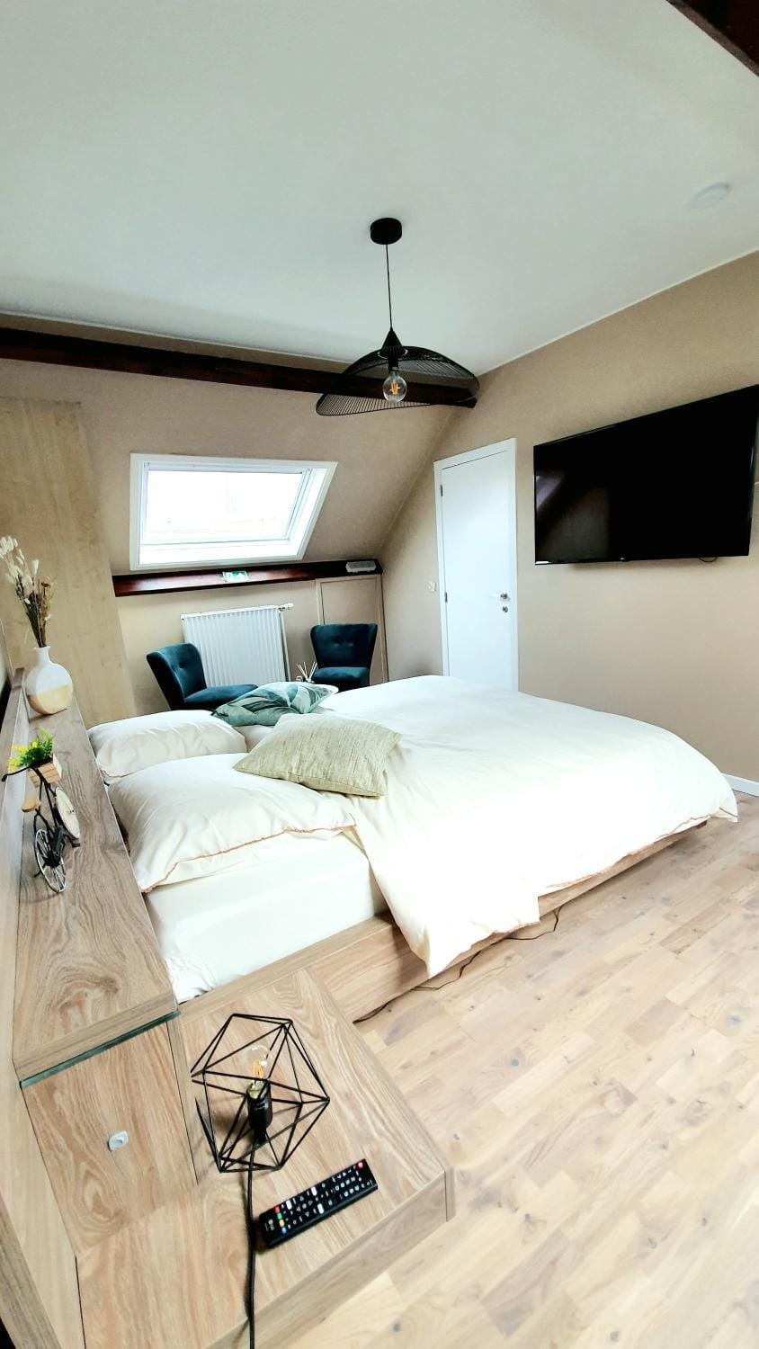 Viktor and stella suite by the minnewater Bed and Breakfast in Bruges