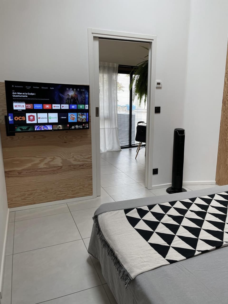 Photo of the whole room, Bedroom, Garden view