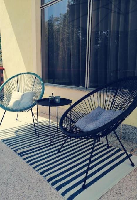 Patio, Day, Seating area