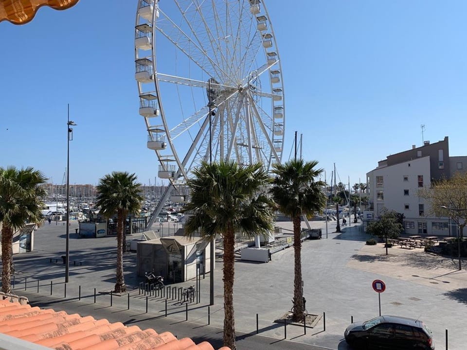 Spacieux T3 au Centre Port, Résidence avec Piscine, Cap d'Agde Apartment in Agde