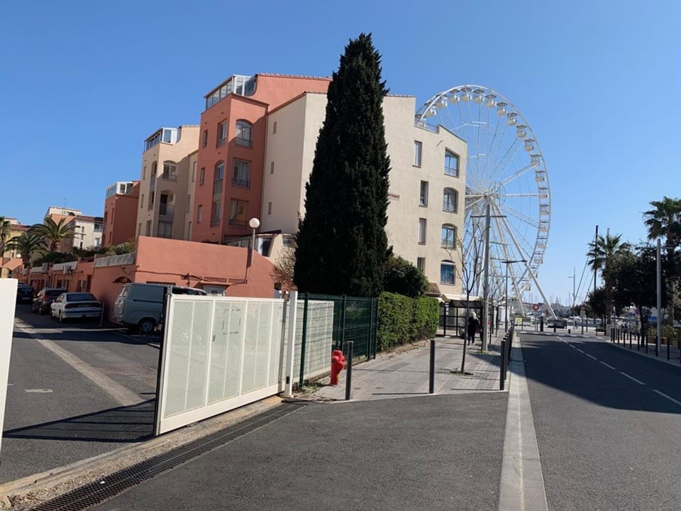 Spacieux T3 au Centre Port, Résidence avec Piscine, Cap d'Agde Apartment in Agde