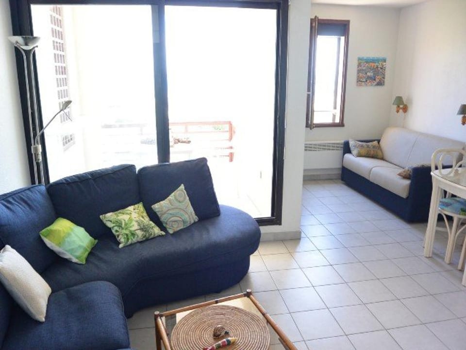 Charmant T2 avec Terrasse et Vue Mer à 50m de la Plage, Résidence avec Piscine Apartment in Agde