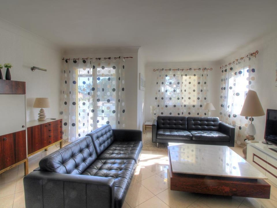 Charmante villa 3 chambres avec piscine privée à 10 min de la plage, climatisée, parking - FR-1-607-26 Villa in Agde