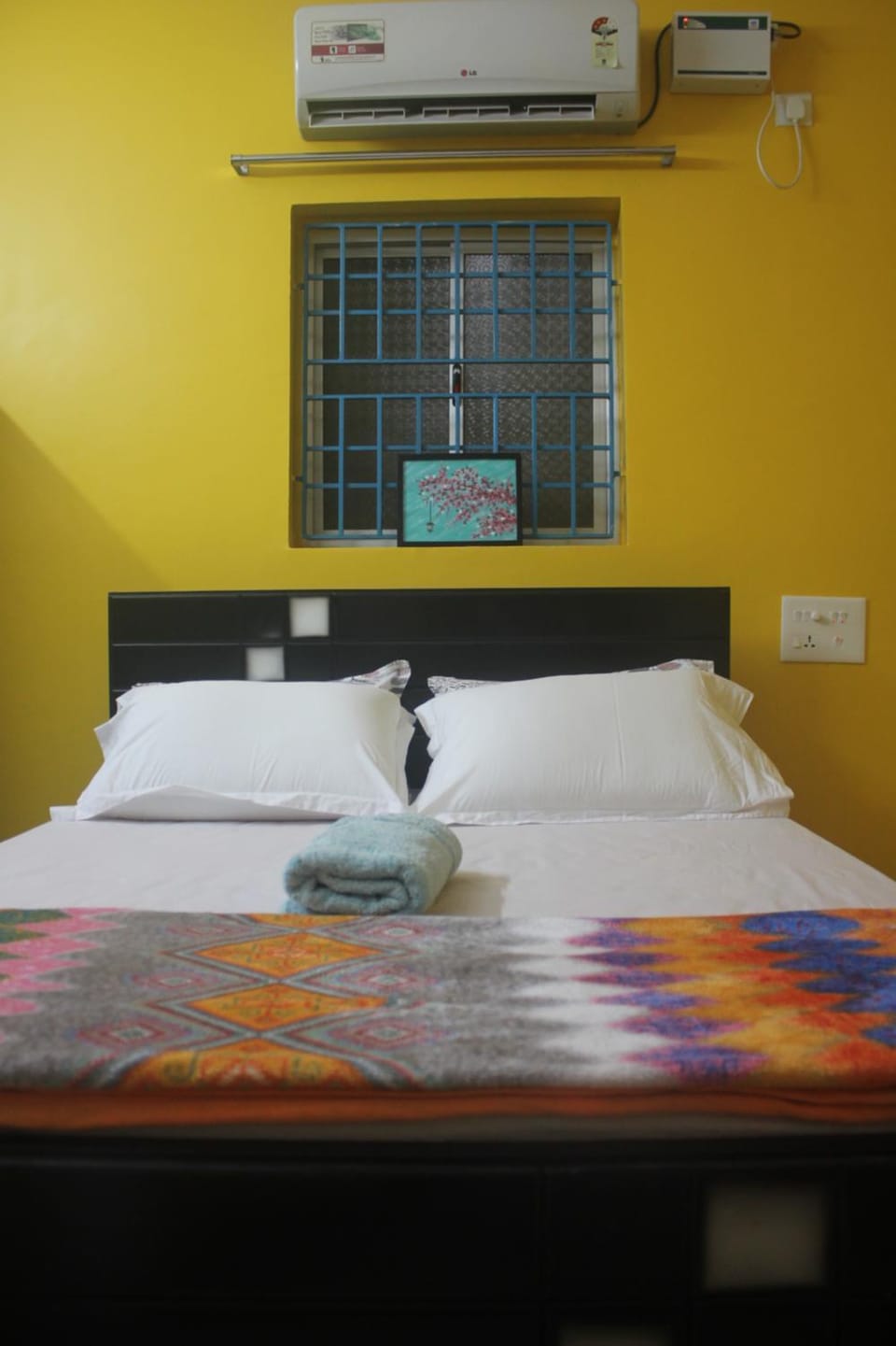 Bed, Photo of the whole room, Bedroom, air conditioner