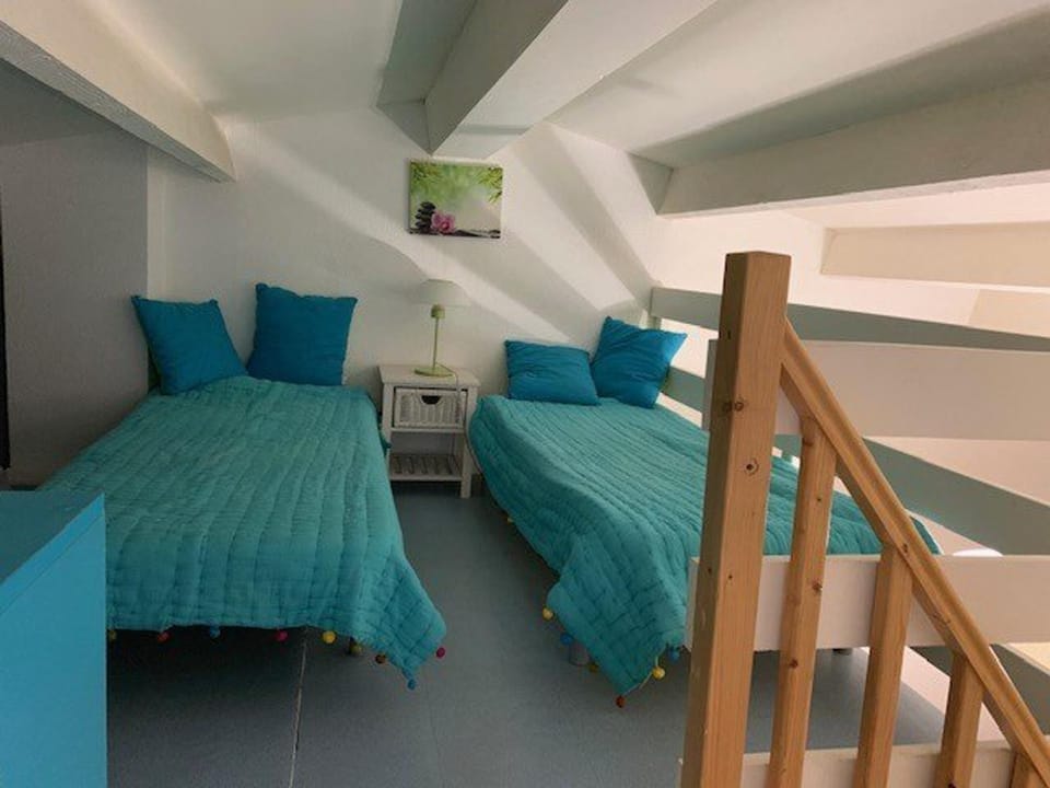 T2 Mezzanine Climatisé avec Piscine et Parking au Cap d'Agde Apartment in Agde