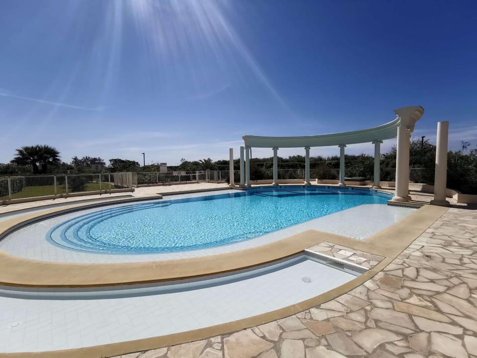 Spacieux T3 avec vue mer, résidence avec piscine - FR-1-607-101 Apartment in Agde