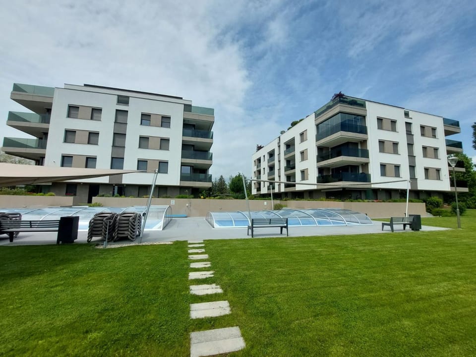 Property building, Garden, Swimming pool