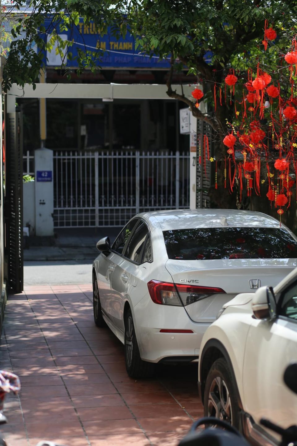 Inner courtyard view, Parking