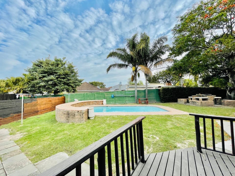 Entire House in Beacon Bay - Family or Group Retreat - Swimming Pool - Multiple Braais House in Eastern Cape