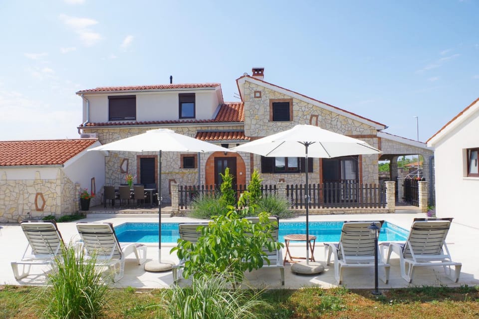 Property building, Swimming pool