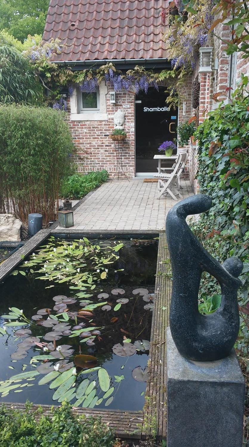 SHAMBALLA logies nieuw en zeer verzorgd appartement met voortuin en terras Apartment in Flanders