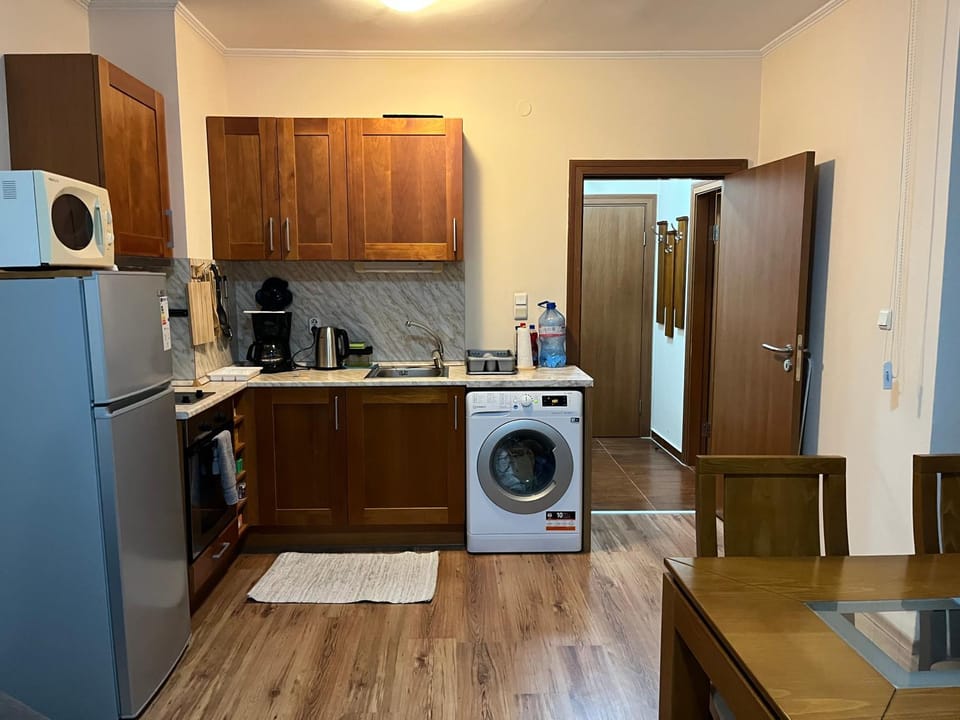 Ski Zone at Gondola, Warm and Cosy, WiFi, AC, Netflix, Perfect One Bedroom appartment, Beautiful View Apartment in Bansko