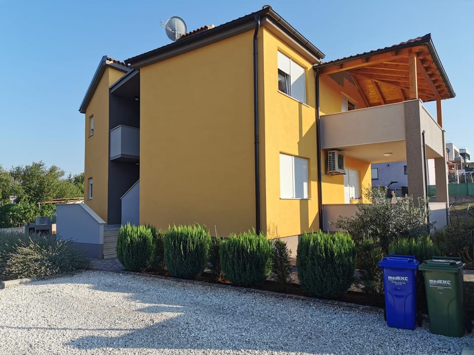 Property building, Garden