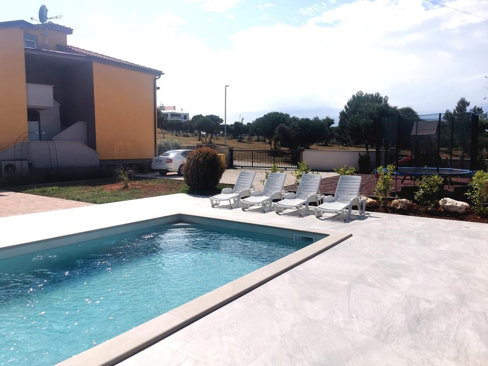 Pool view, Swimming pool