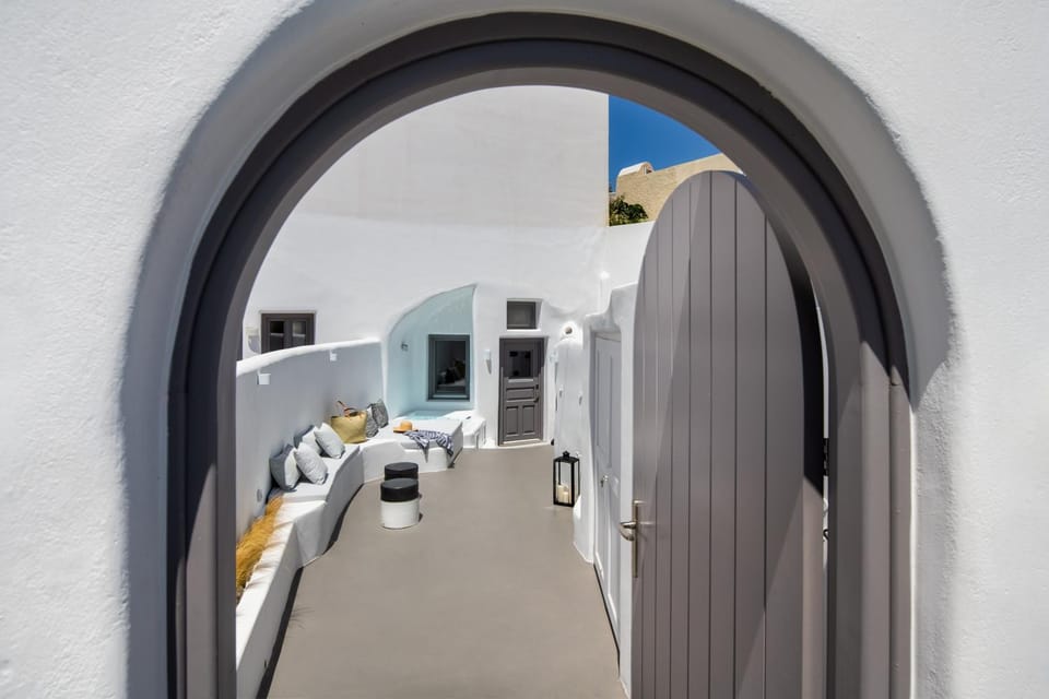 Property building, Garden, Inner courtyard view