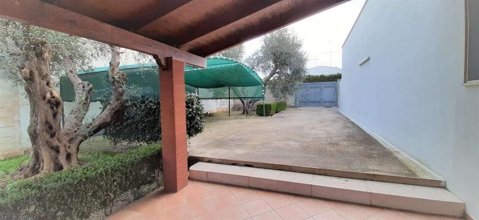 Patio, Facade/entrance
