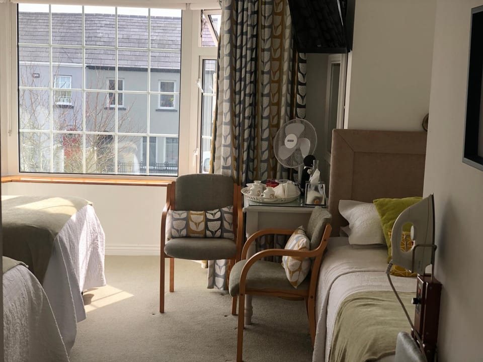 Petra House B&B Bed and Breakfast in Galway