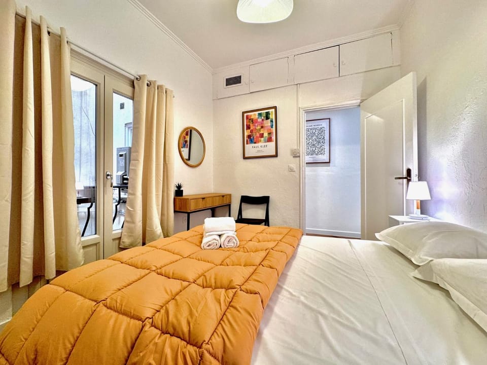Bed, Bedroom