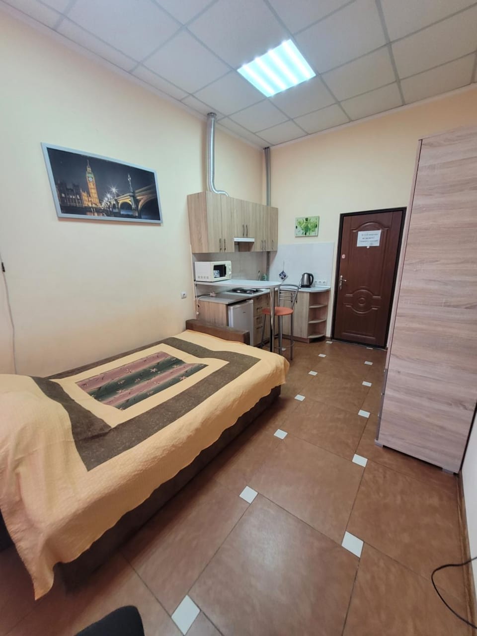Bed, Kitchen or kitchenette
