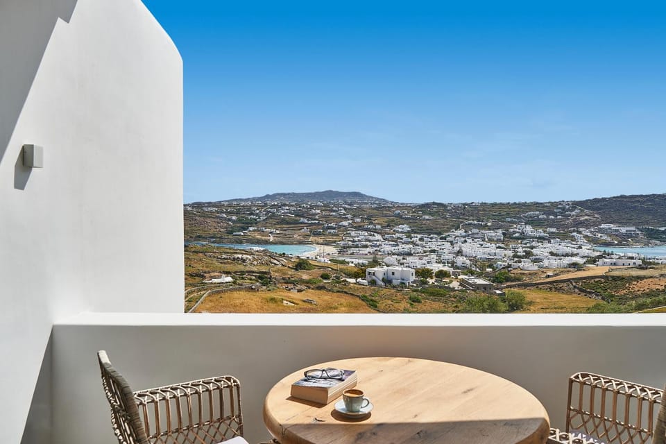 Day, Natural landscape, View (from property/room), Balcony/Terrace, Dining area, City view, Mountain view, Sea view