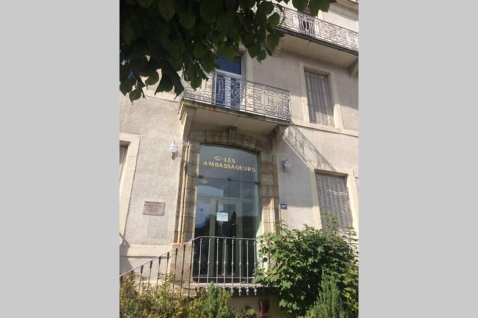 Property building, Facade/entrance, Property logo or sign