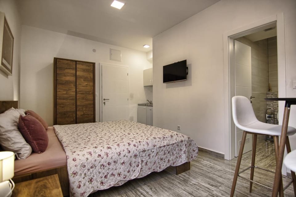 Rooms DRAGICA Apartment in Šibenik-Knin County, Croatia