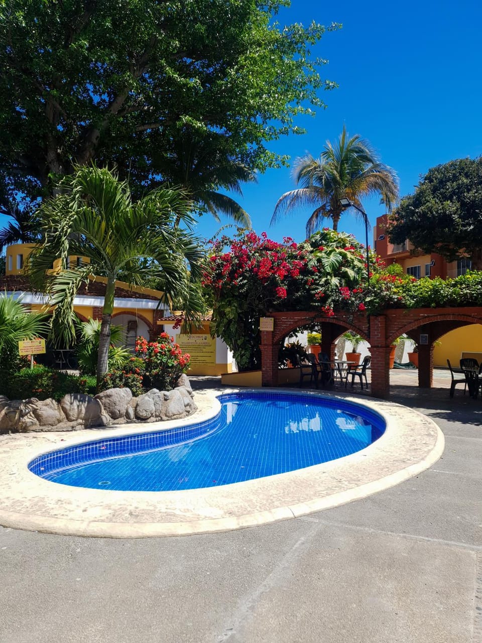 Swimming pool