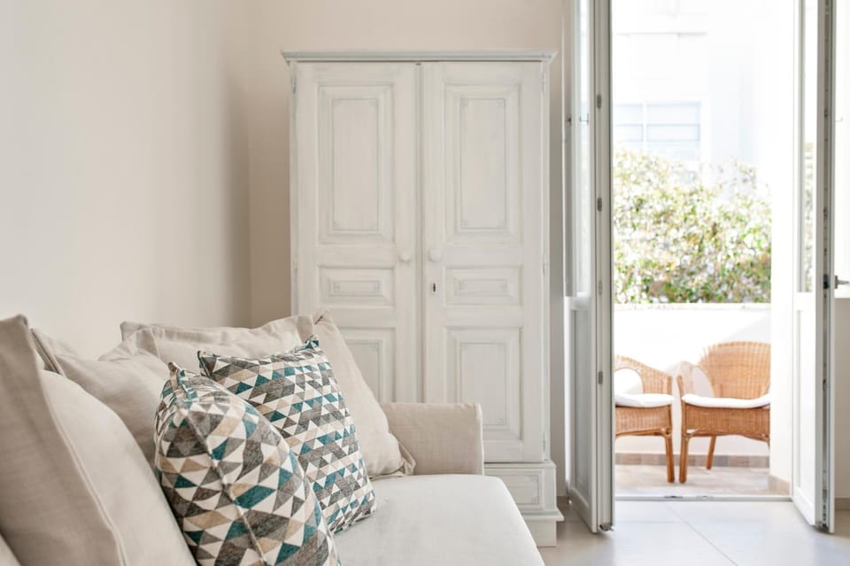 Balcony/Terrace, Photo of the whole room, Bedroom, wardrobe