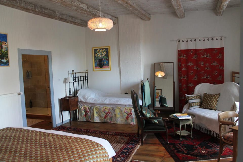 Seating area, Bedroom