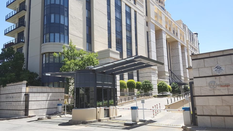 Property building, Facade/entrance, Neighbourhood, Lobby or reception