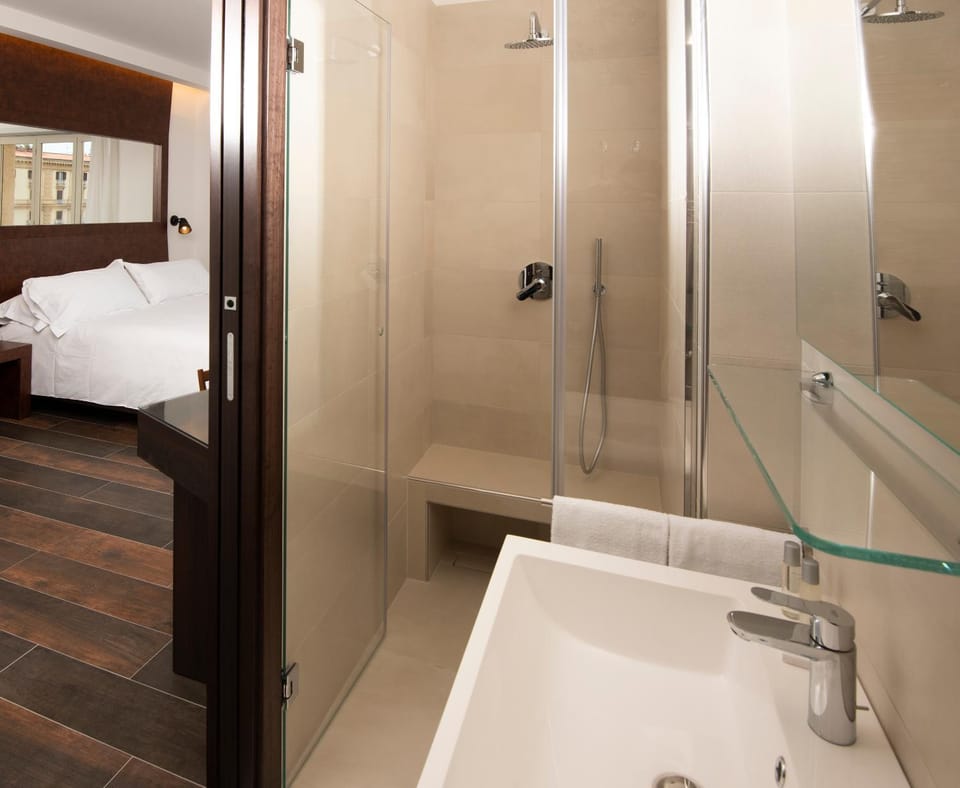 Shower, Toilet, Bed, Bathroom, Bedroom