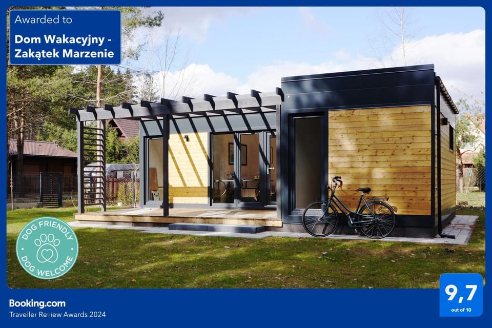Property building, Day, Cycling