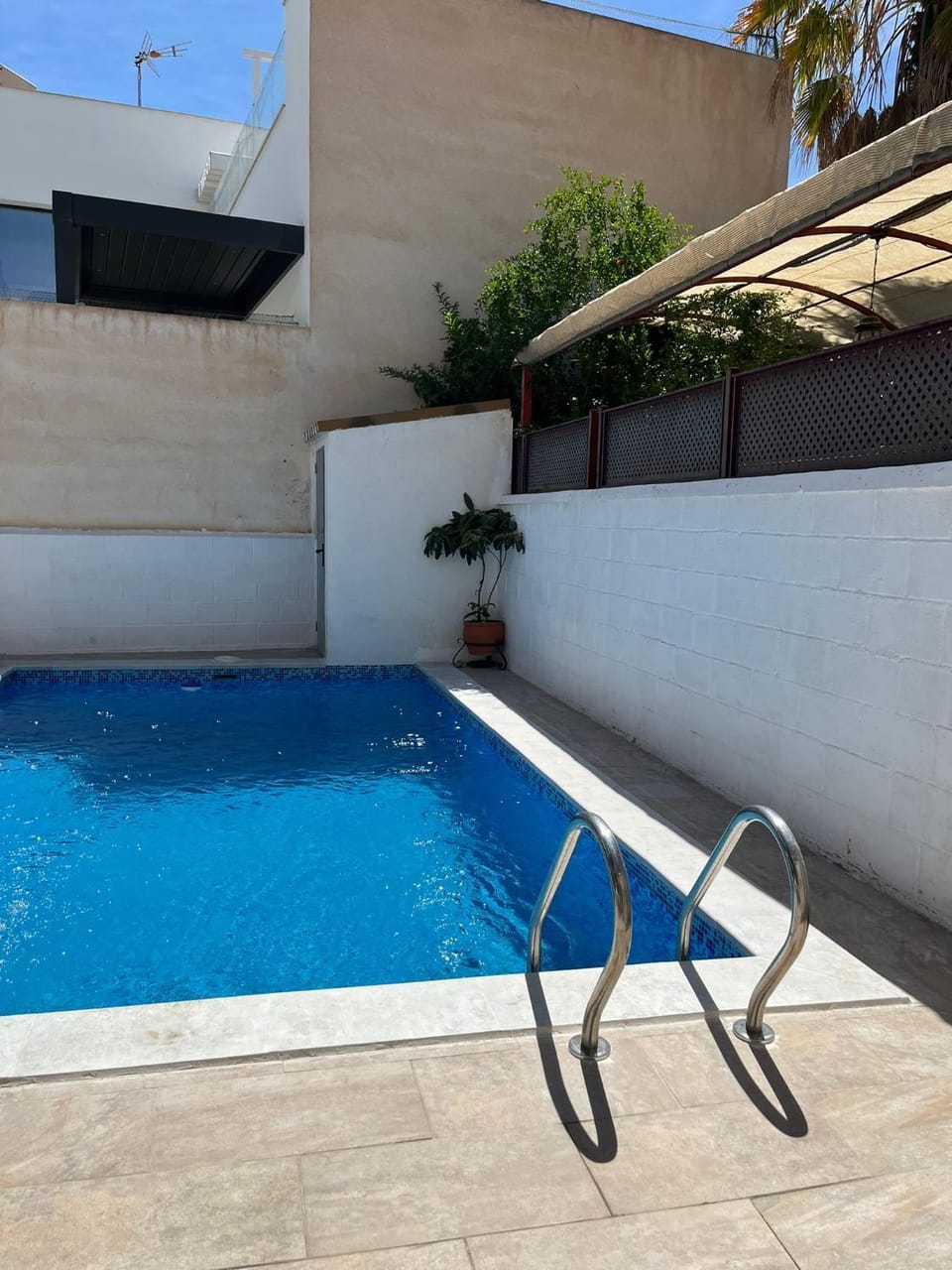 Alquibla relax y armonía con piscina junto a restaurantes y supermercados Apartment in Granada