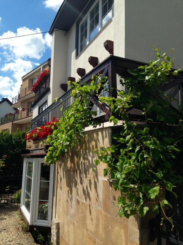 Property building, Spring