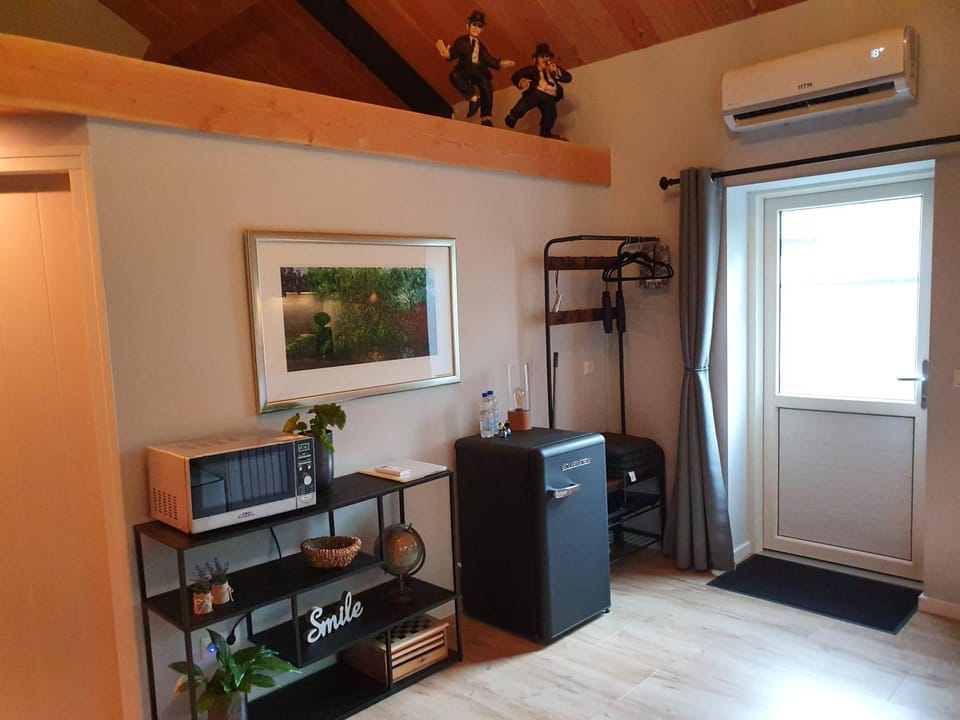 Facade/entrance, Kitchen or kitchenette