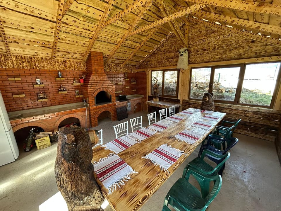Property building, Seating area, Dining area