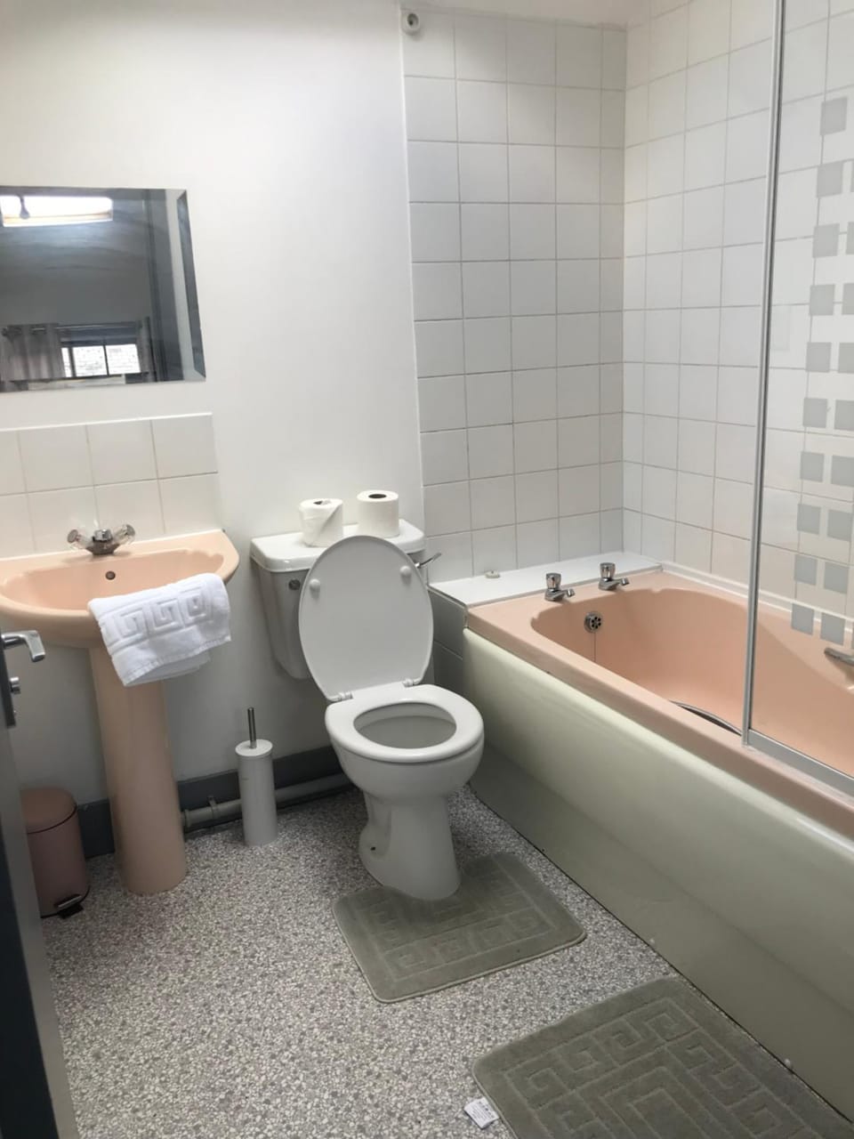 Ty'r Bont Studios Capsule hotel in Wales