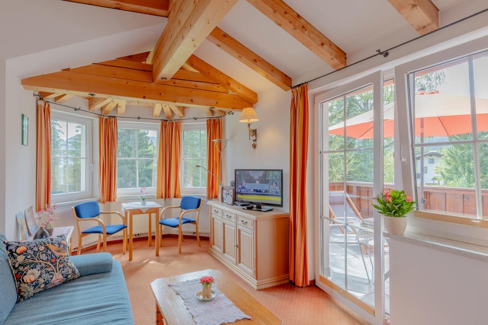Landhaus Charlotte am Geigenbuehel -Apartments Apartment hotel in Seefeld