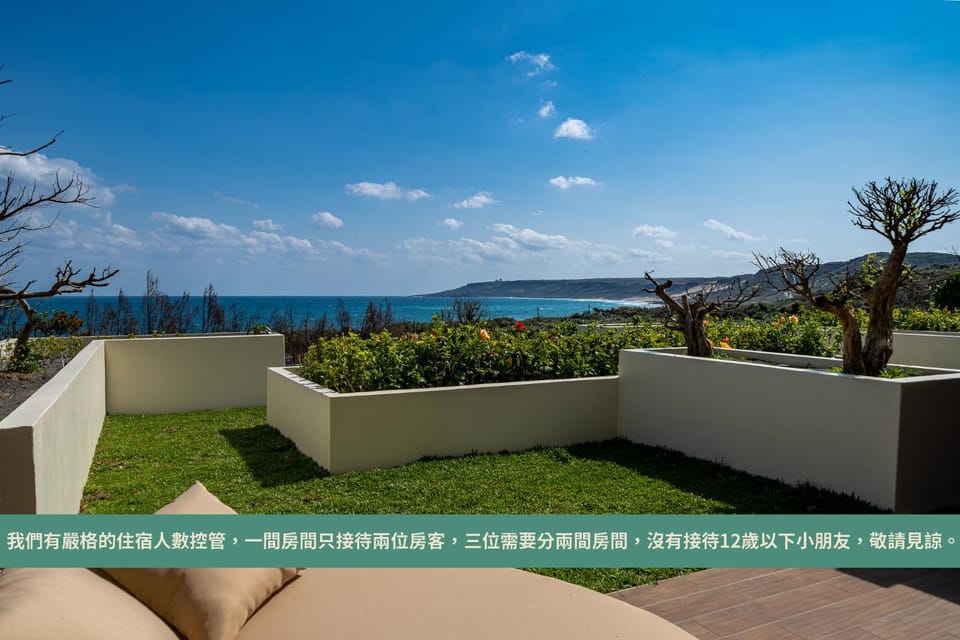 View (from property/room), Balcony/Terrace, Lake view