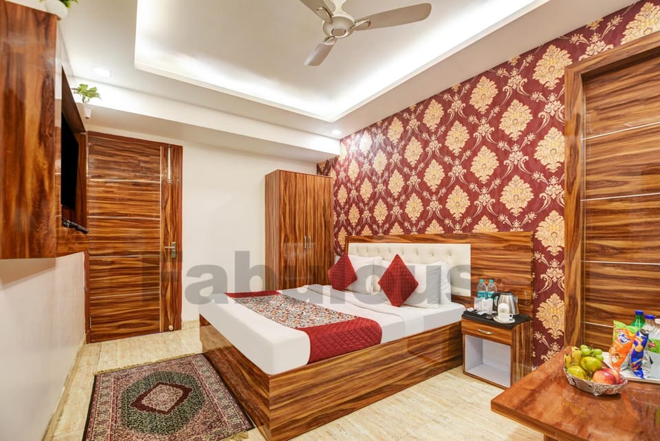 Bed, Living room, Bedroom, air conditioner