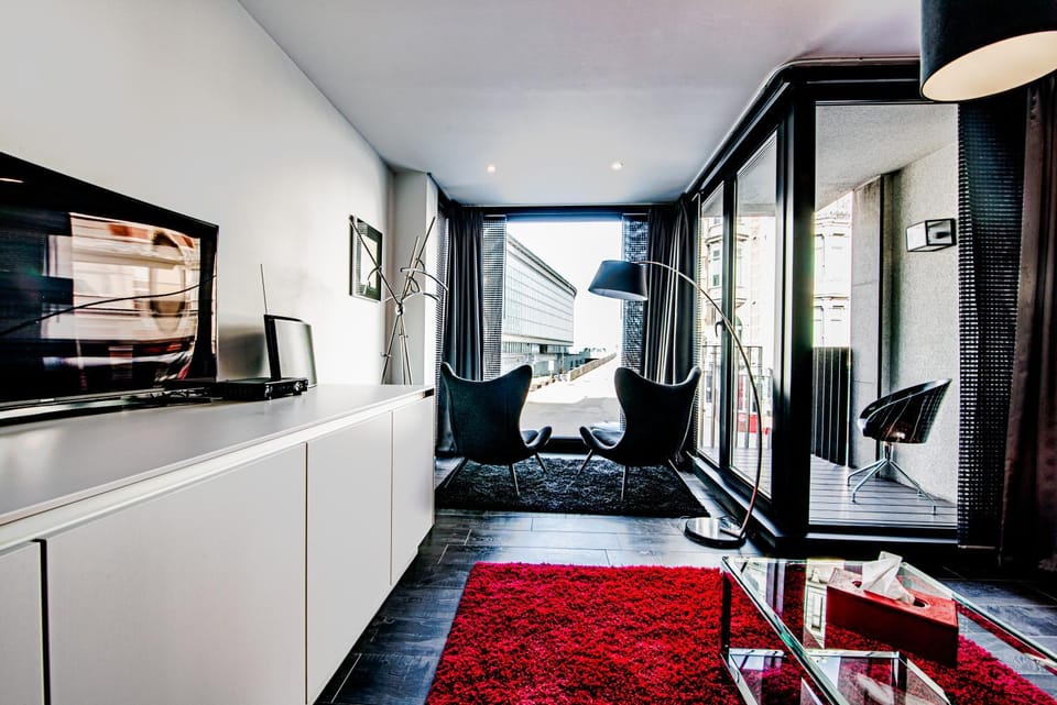 View (from property/room), Balcony/Terrace, Living room