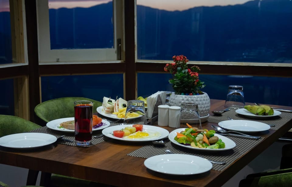 Restaurant/places to eat, Food