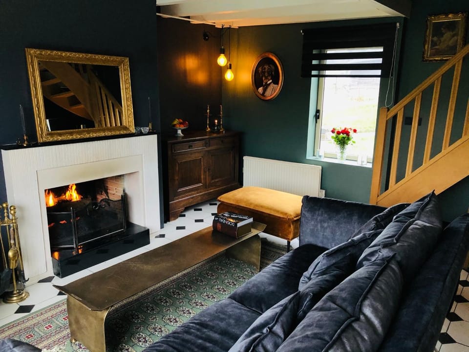 TV and multimedia, Living room, Lounge or bar
