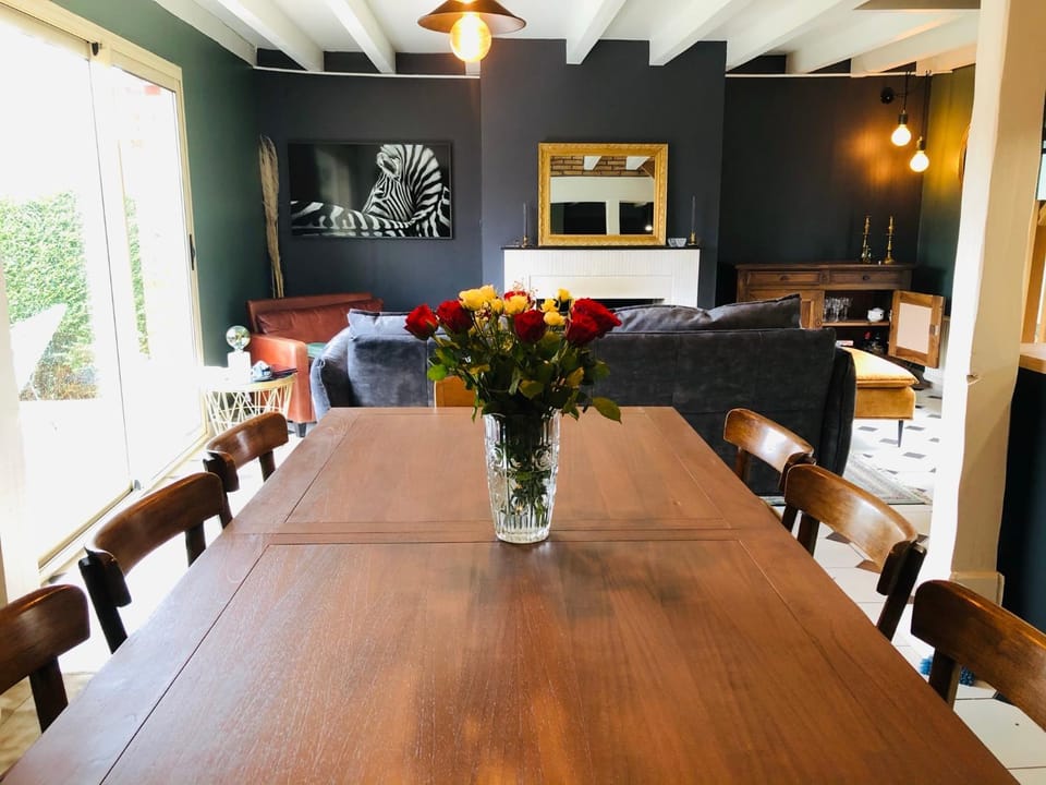 Lounge or bar, Dining area