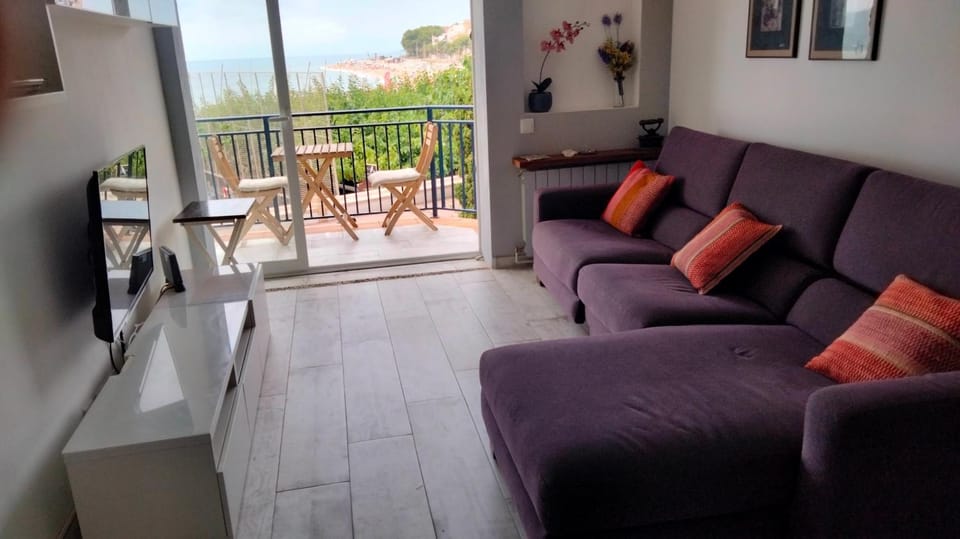 Communal lounge/ TV room, TV and multimedia, View (from property/room), Balcony/Terrace, Seating area, Dining area