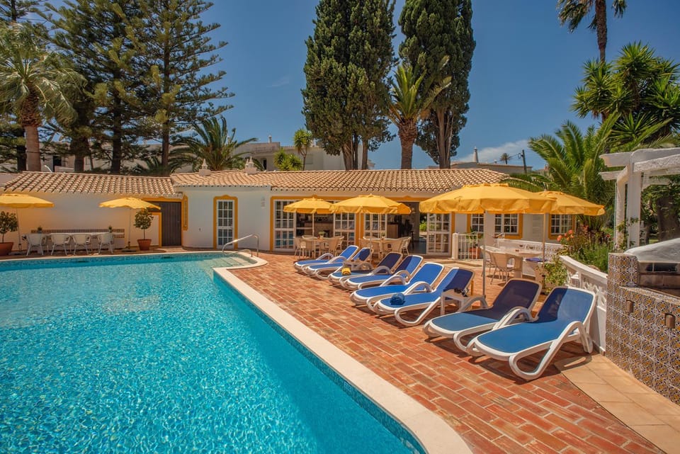 Property building, Swimming pool, Swimming pool