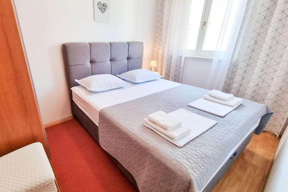 Apartment Merry Center & Beach Apartment in Makarska