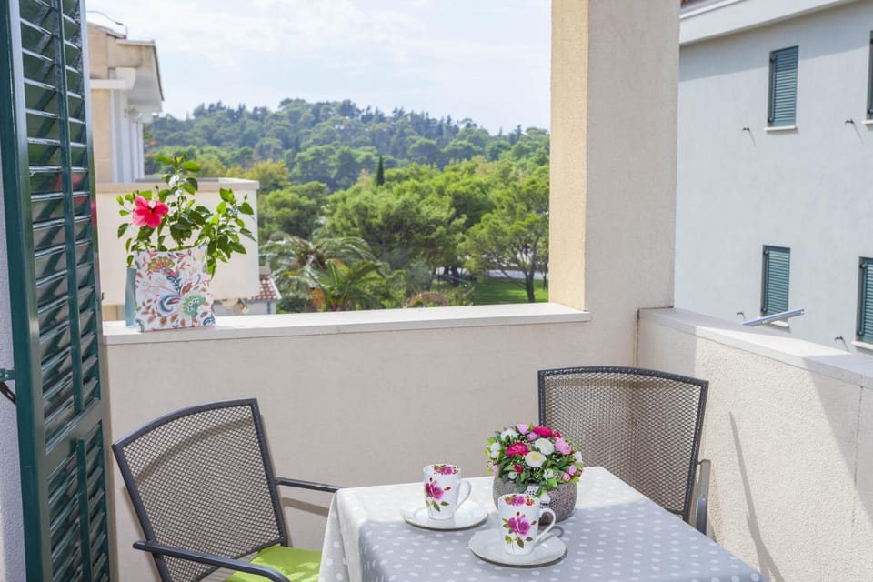 Apartment Merry Center & Beach Apartment in Makarska